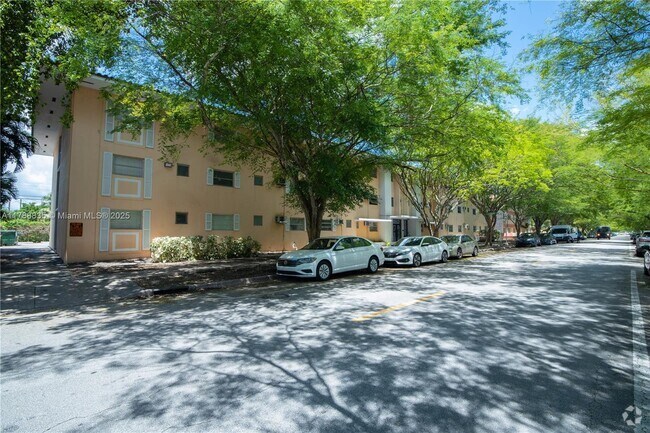 Building Photo - 1014 Salzedo St Unit 101 Rental