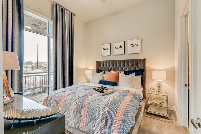 Eastbank River Walk apartments — community photo