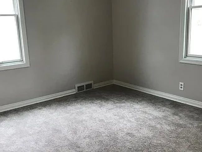 Photo - 7079 Binney St
