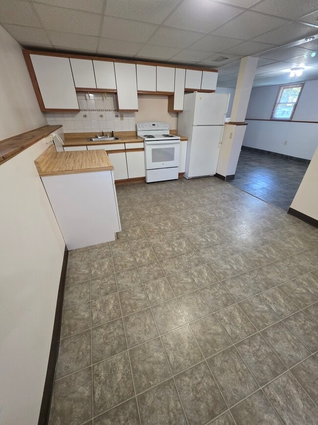 Photo - 190 Copley Dr