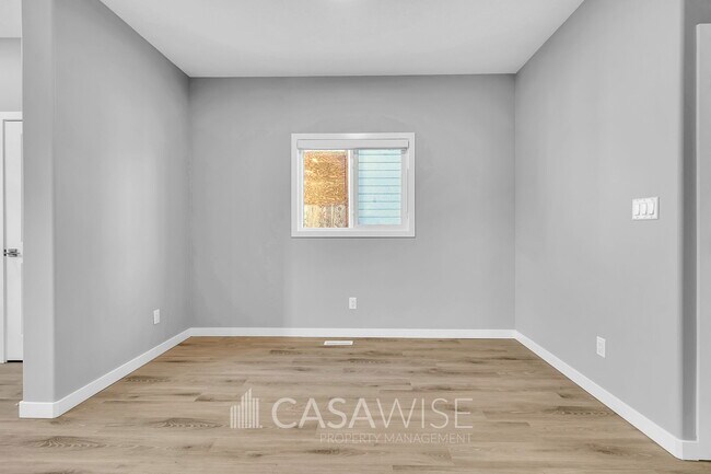 Photo - 10248-10157 157 St NW Unit Main