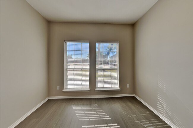 Photo - 1113 Merribrook Ln