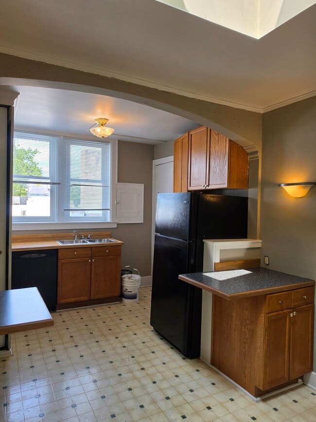 Photo - 2011 E Michigan Ave Unit 1