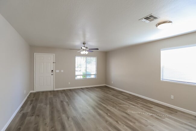 Photo - 16189 W Hearn Rd