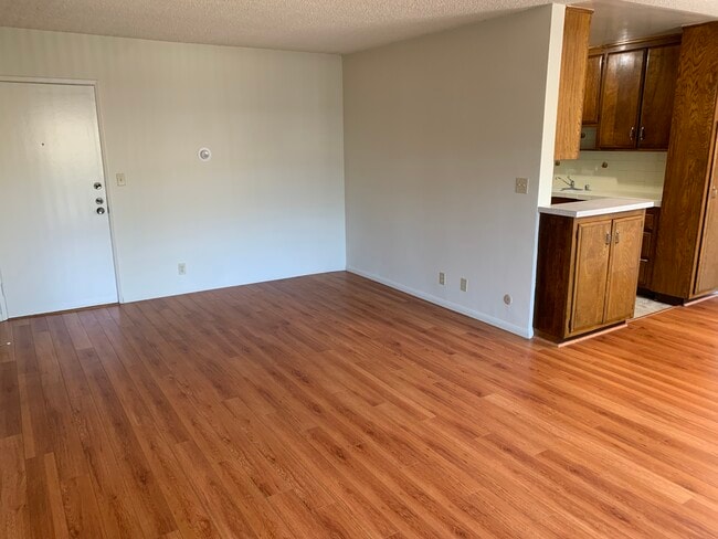 Photo - 1411 N Poinsettia Place