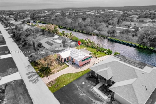 Photo - 18406 Van Nuys Cir Unit 0