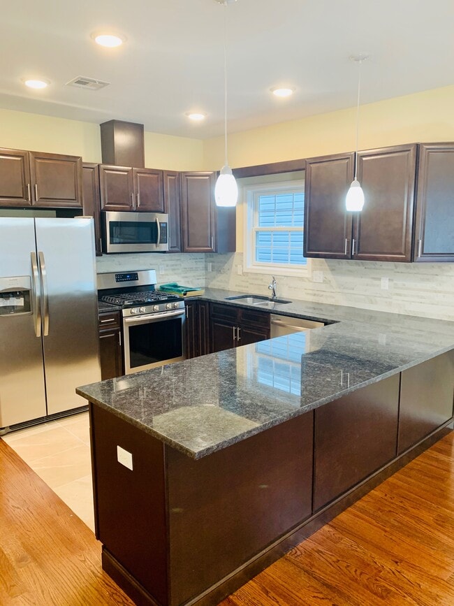 Kitchen - 311 Jersey St