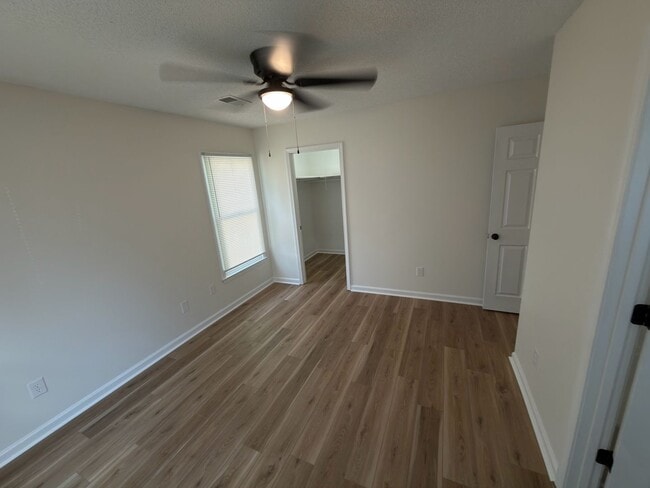 Building Photo - 129 Misty Oak Rd