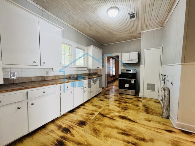 Photo - 306 S 2nd St