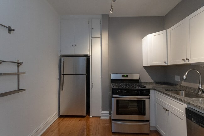 Photo - 445 W Melrose St Unit A4