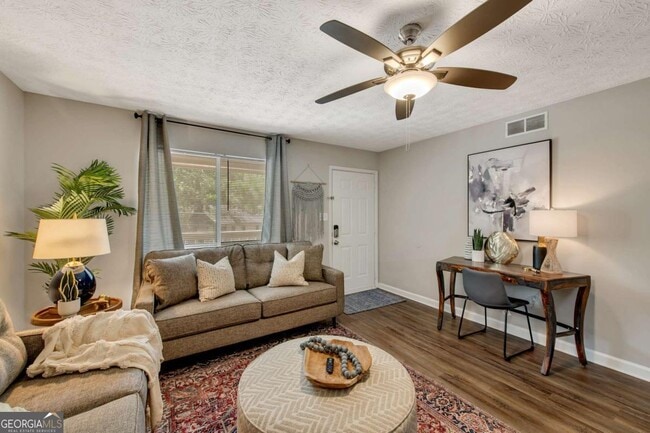 Photo - 4375 Coopers Creek Dr SE