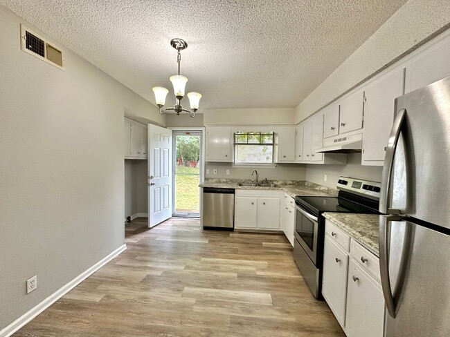 Photo - Spectacular Special - $1/2 OFF First Month's Rent & Stanley Travel Cup ($40.00 Value)