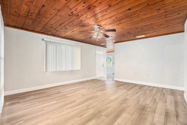 Photo - 5305 Whiteway Dr