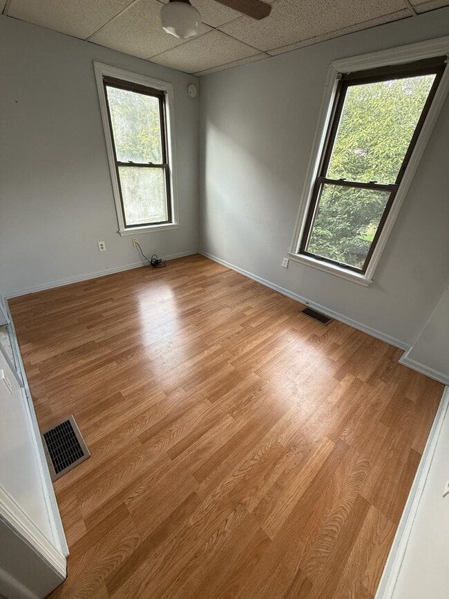 Photo - 130 Queen St