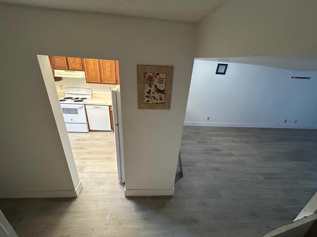 Photo - 7743 Balboa St