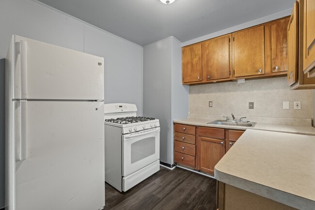 Photo - 6832 Cornell St