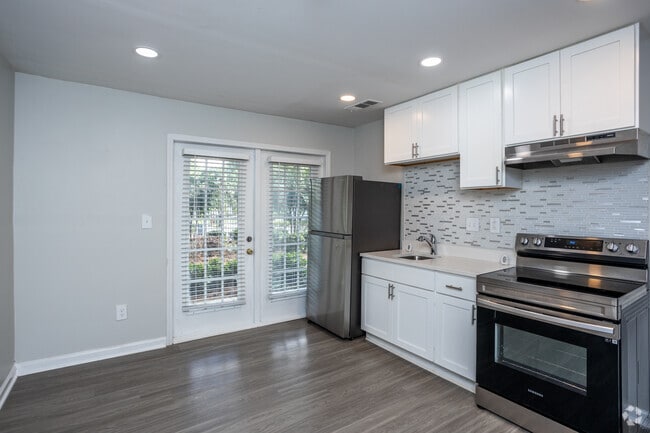 1BR, 1BA - 500SF - Kitchen