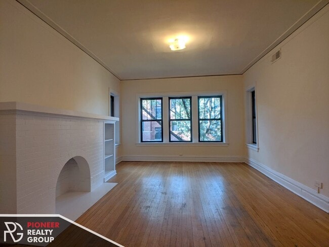 Building Photo - 2530 N Kedzie Blvd Unit 2518-2E
