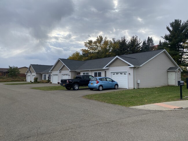 Photo - 8121 N Main St