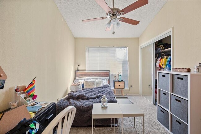 Photo - 806 W 24th St Unit 228