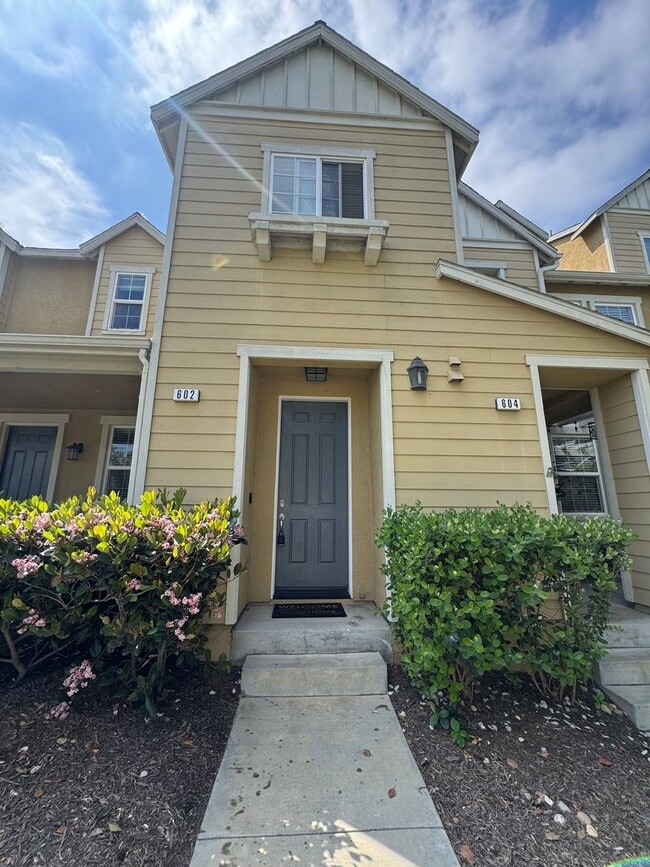 Building Photo - Riverpark Community