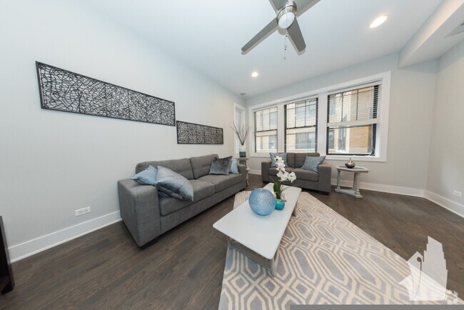 Building Photo - 2620 N Rockwell St Unit 3 Rental