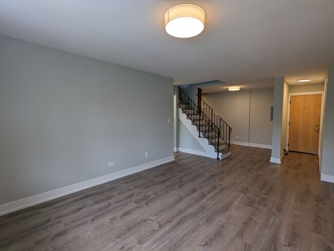 445 W Barry Ave Unit 501