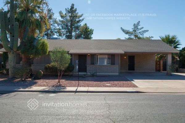 Building Photo - 1129 E Hampton Cir