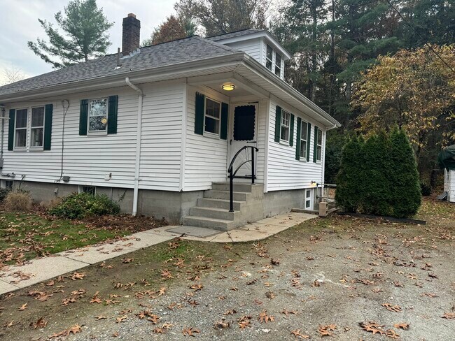 Photo - 1537 Main St