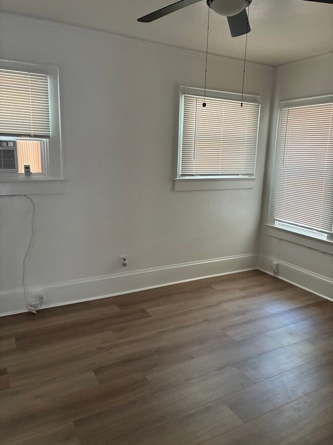 Photo - 211 Loomis Ave