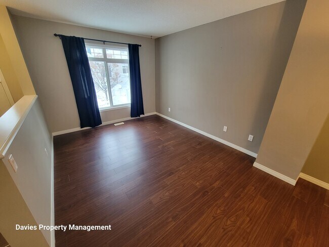 Photo - 1804-1870 70 St SW