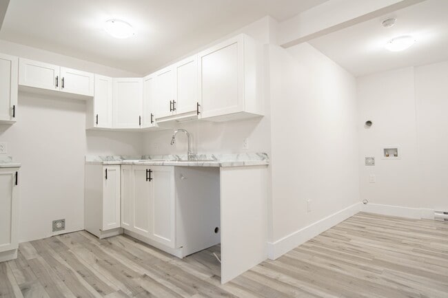 Photo - 100 Rochefort Rue Unit B