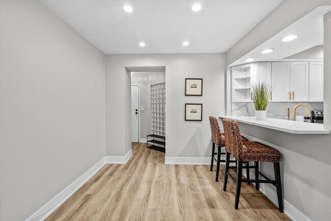 Photo - 60 Gibson St Unit 104