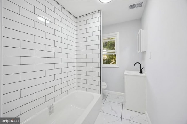 Photo - 566 Rutherford Ave Unit 1