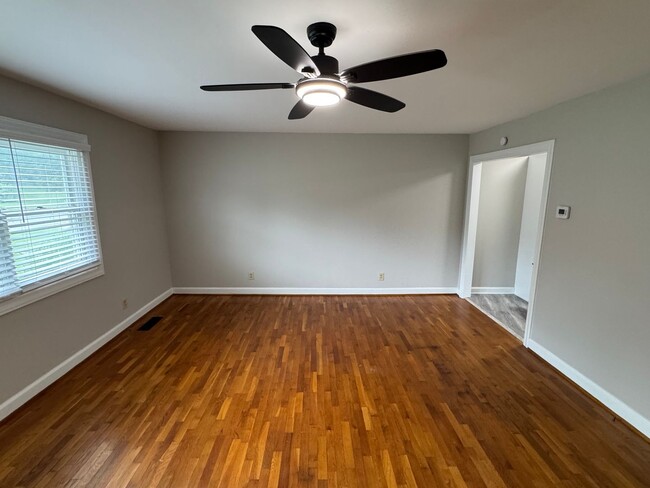 Photo - 2112 N Stewart Ave