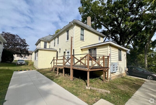 Building Photo - 2222 Walnut St Unit #1 Rental