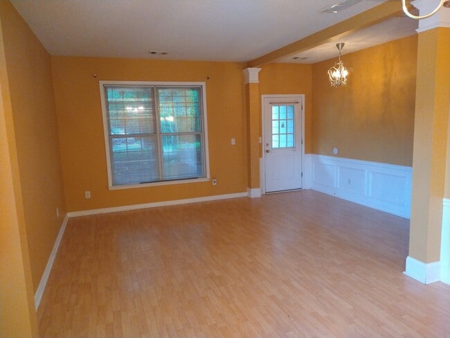 Photo - 715 Soneley Ct