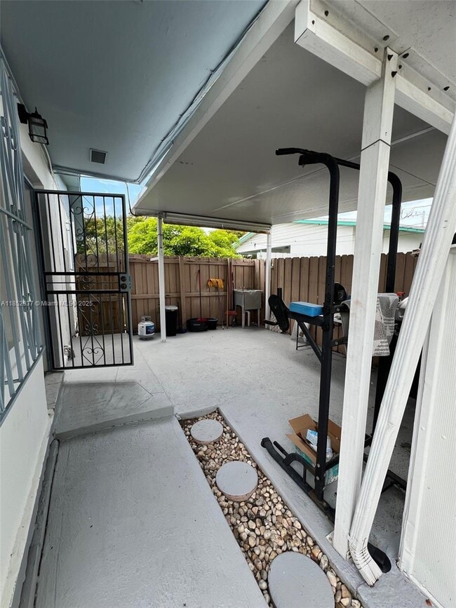 Building Photo - 4902 SW 102nd Ave Rental