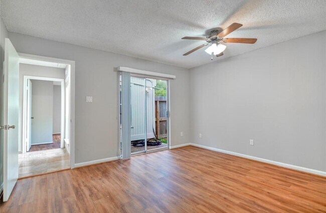 Photo - 1403 Valley Landing Dr