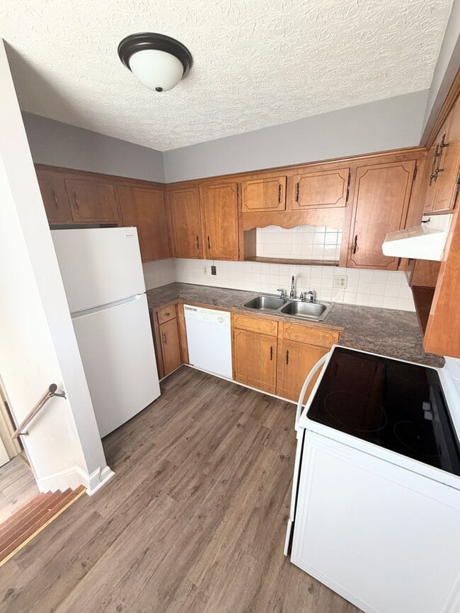 Photo - 919 Sandusky Dr Unit A