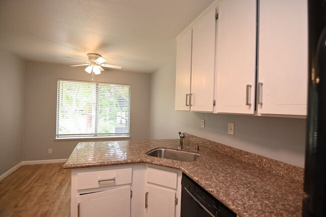 Photo - 2583 Gimelli Way Unit 74