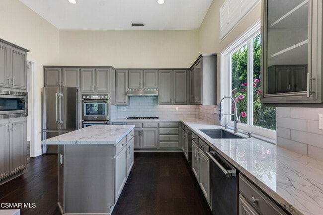 Photo - 406 Granite Hills St