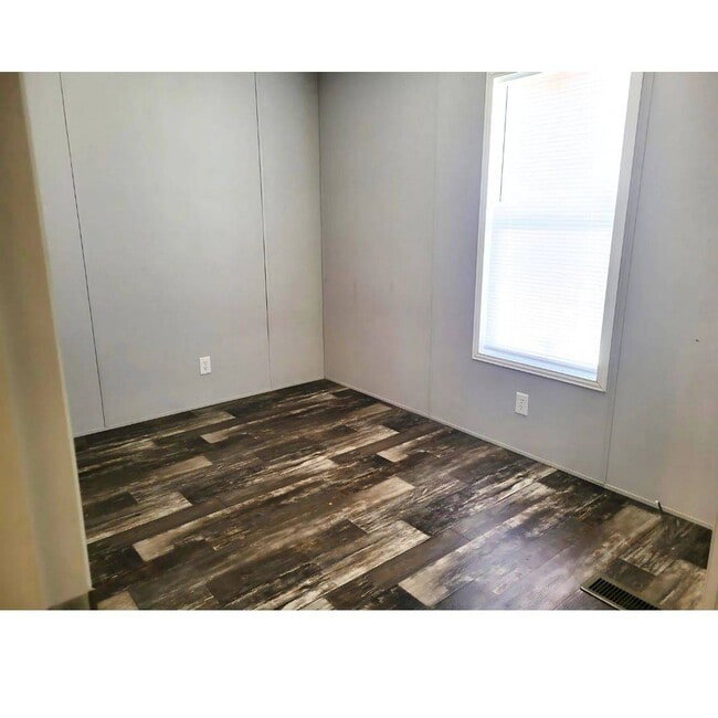 Photo - 300 W Albert St