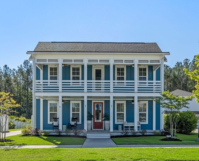 Better than new 4 bedroom + office on larg... - Better than new 4 bedroom + office on larg... Casa