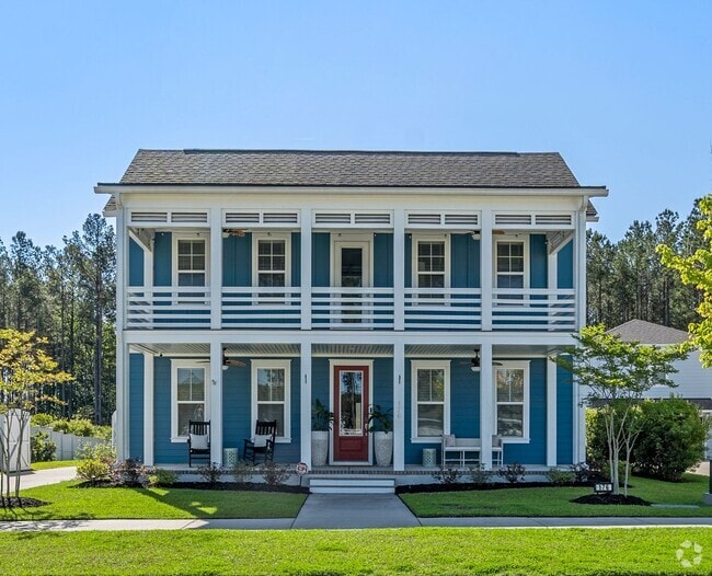 Building Photo - Better than new 4 bedroom + office on larg... Rental