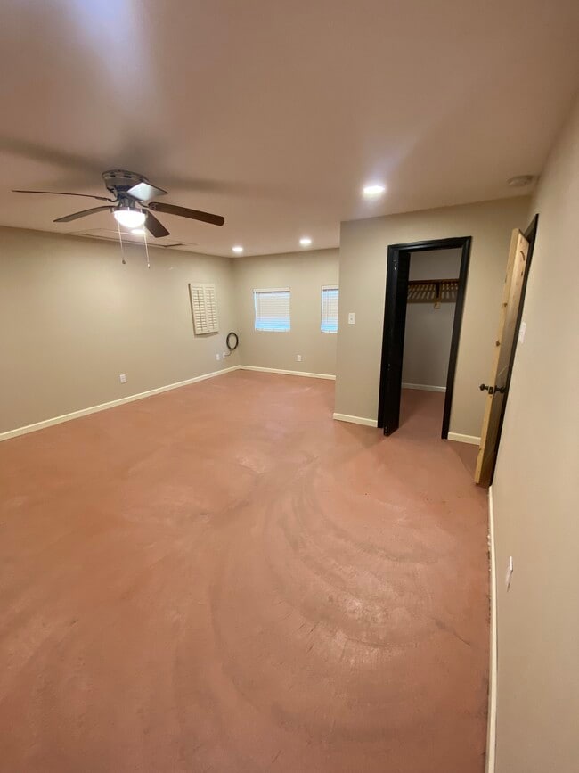 Photo - 3540 N Foster Dr