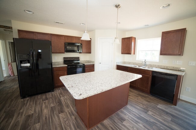 Photo - 20 Golden Poppy Ln