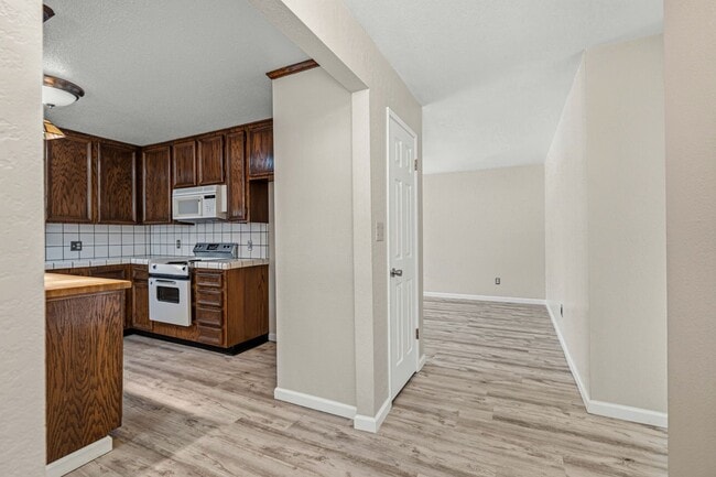 Photo - 2025 Sweetwater Dr