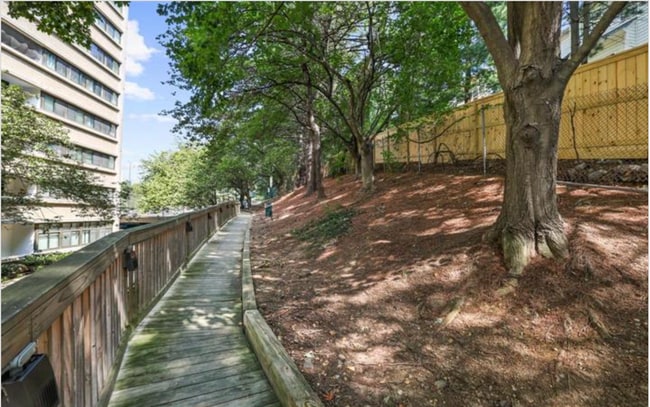 Photo - Bright And Spacious 2 Bed 2 Bath Condi With Balcony In Vibrant Highpointe