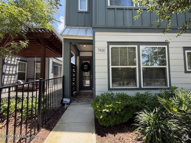 Building Photo - 7430 Beach Walk Place Rental